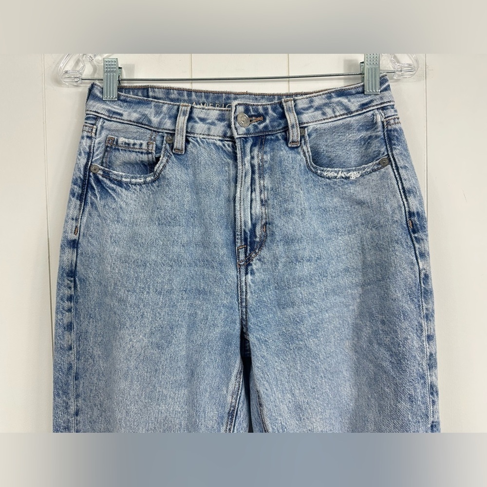 American Eagle Mom Straight Jean Womens Size 4 Destroyed Light Wash Denim - Picture 7 of 14